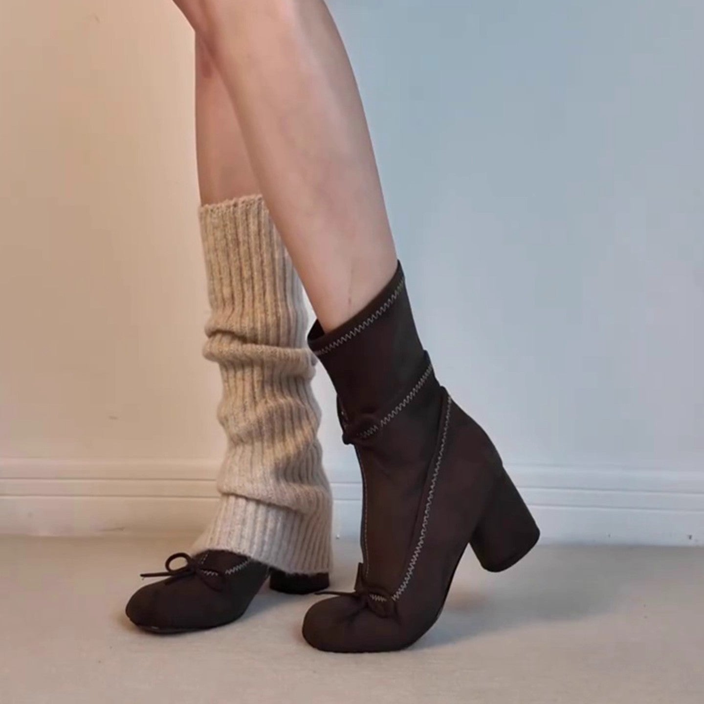 French-style Chunky-heel Womens Boots With A Side Zipper For A Slimming Versatile Look